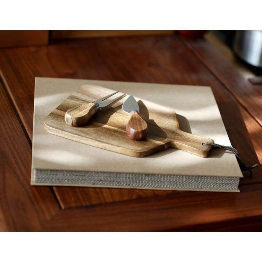 Personalised Wooden Serving Board w/ matching knives