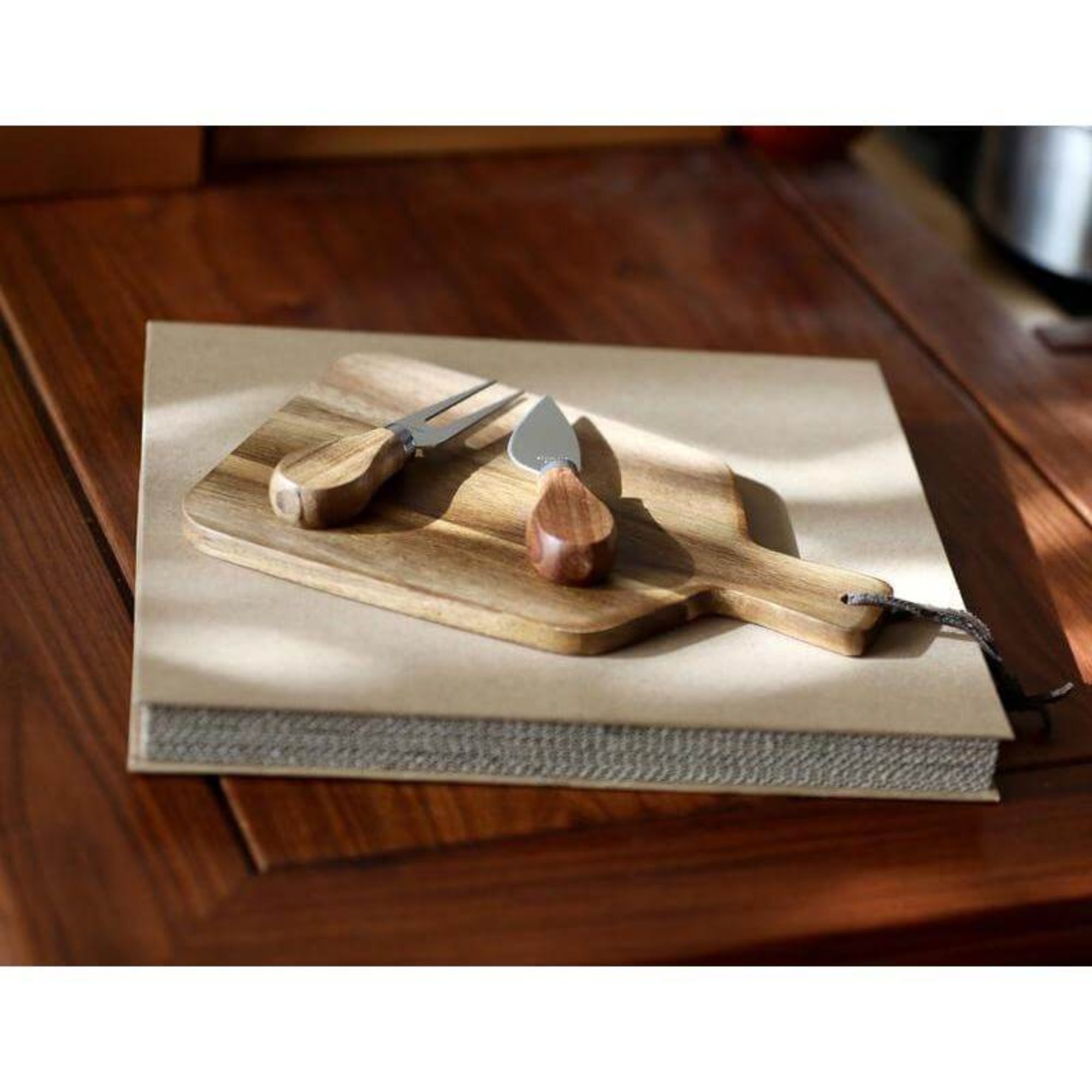 Personalised Wooden Serving Board w/ matching knives